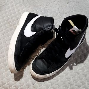 Nike size 11 black and white